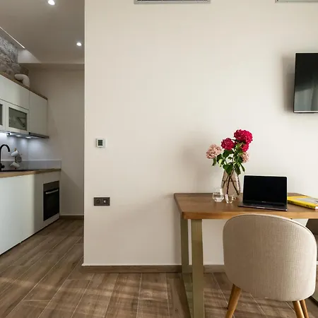 Aelia Towers Apartman *